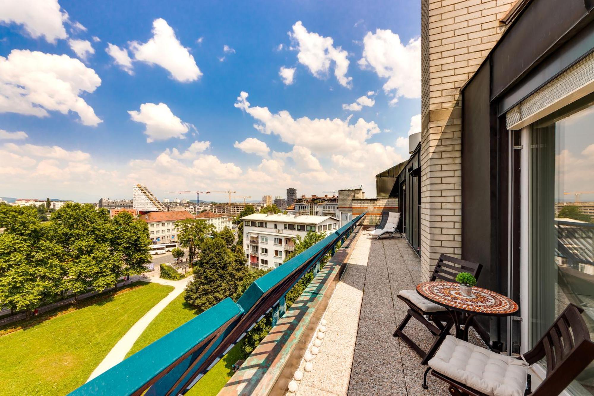 Luxe Penthouse With A Castle View Ljubljana Eksteriør billede